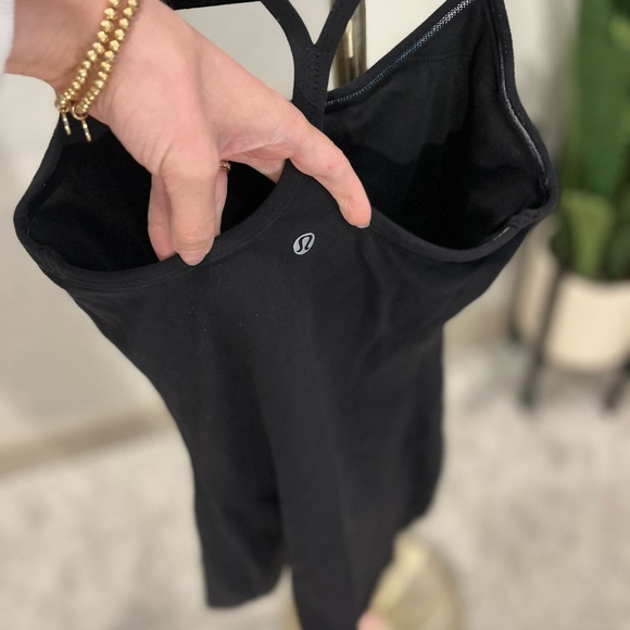 Lululemon Power Y Tank | Size 2 | Black | Shelf Bra | Only Worn Once! - Picture 3 of 4